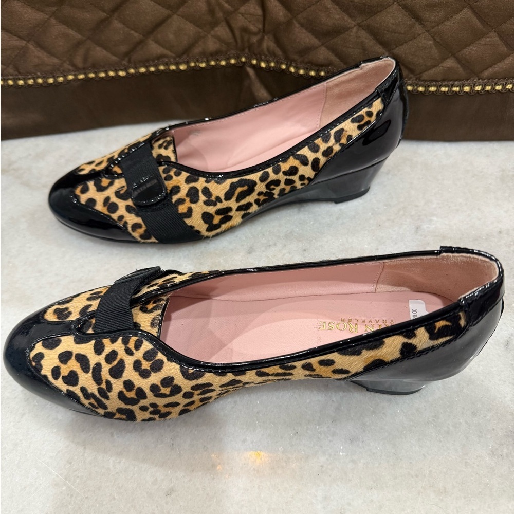 Taryn Rose Black and Tan Leopard Flats - Picture 3 of 5